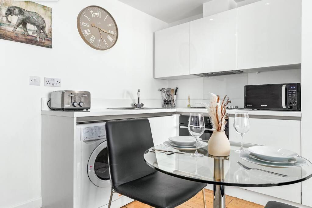 Piccadilly Haven, Flat In London Vr12 Apartment Bagian luar foto